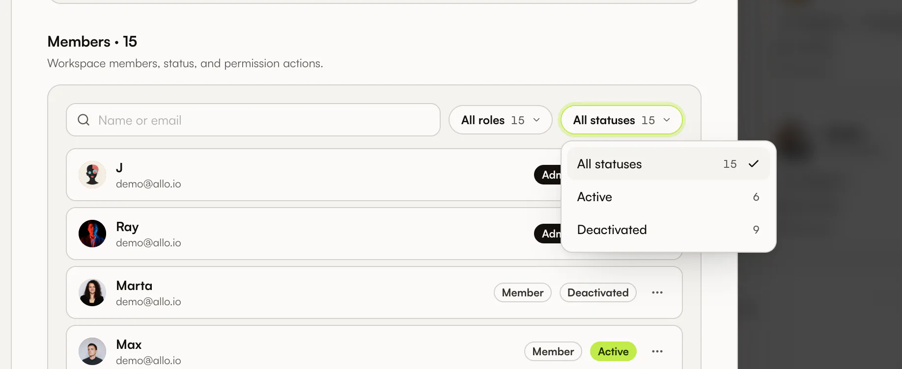 Menu filtro membri con opzioni di stato attivo e disattivato
