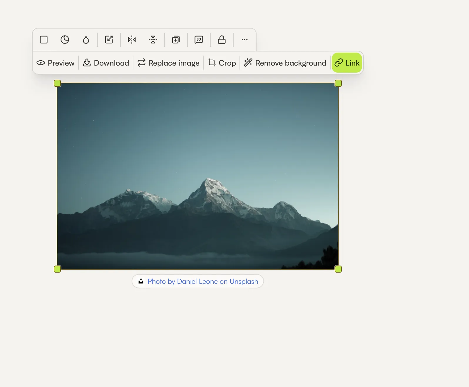 Immagine Unsplash selezionata con il link di attribuzione del fotografo